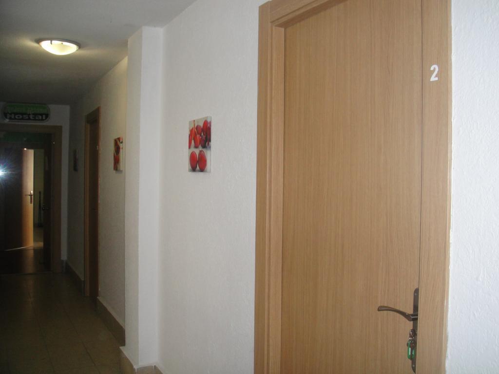 Arjori Rooms Hostal Salamanca Exterior photo