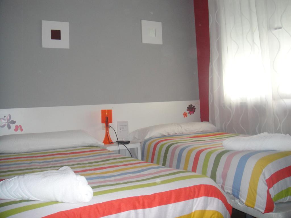 Arjori Rooms Hostal Salamanca Exterior photo